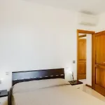 In With Pool Βίλα