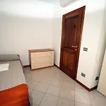 Βίλα In With Pool *